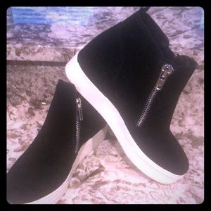 Steve Madden Wedgie Brand New